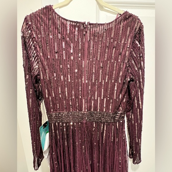 NWT Mac Duggal Sequin V Neck Illusion Sleeve A Line gown - Picture 9 of 9